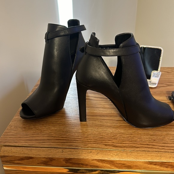 Michael Kors Heels - Picture 4 of 8